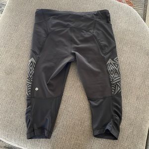 Lulu Lemon Size 10 Women Cropped Leggings